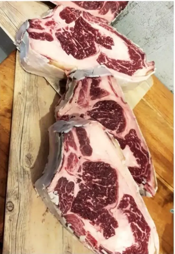 Chuletón madurado a la brasa